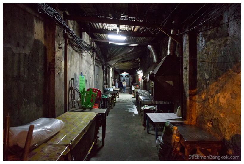 Bangkok dark alley