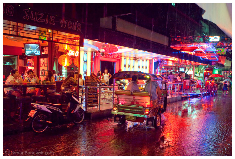 www.stickmanbangkok.com/images/Soi-Cowboy-rain.jpg