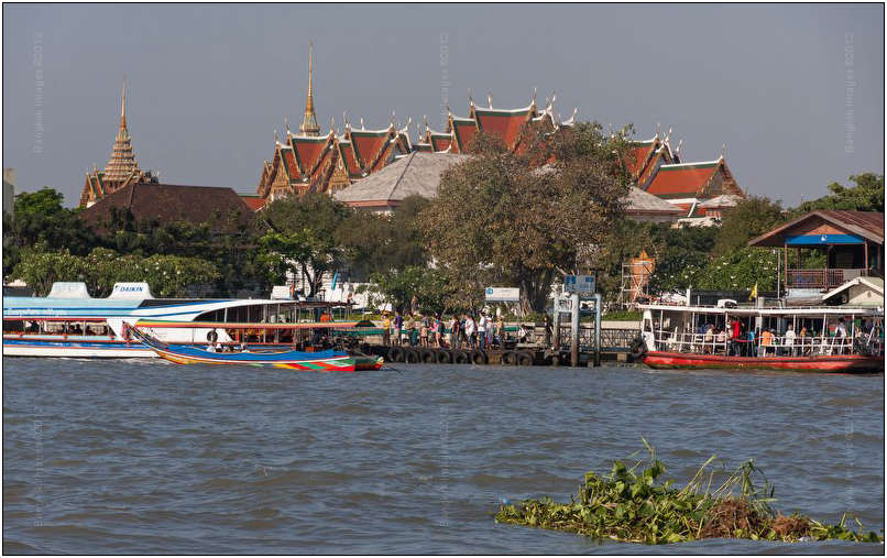 The one thing I never get bored with in Bangkok is to ride up and down the Chao Phraya River on a boat.