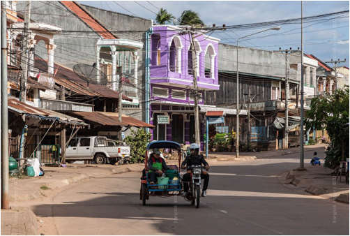 Located at the confluence of the Mekong and Se Don rivers, Pakse derives its name from the Lao for 'mouth of the Se'. Pakse is the capital of the southern province of Champasak,with a population of about 80 thousand making it the third most populous city in Laos. Pakse is growing as a tourist destination as its ideal for visiting Wat Phu, Si Phan Don (four thousand islands), the Bolavan Plateau and Cambodia. 