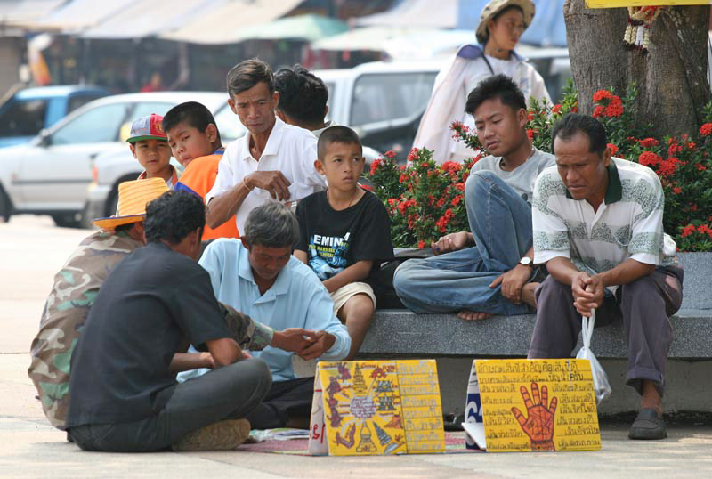 A maw doo (fortune teller) in Mukdahan.