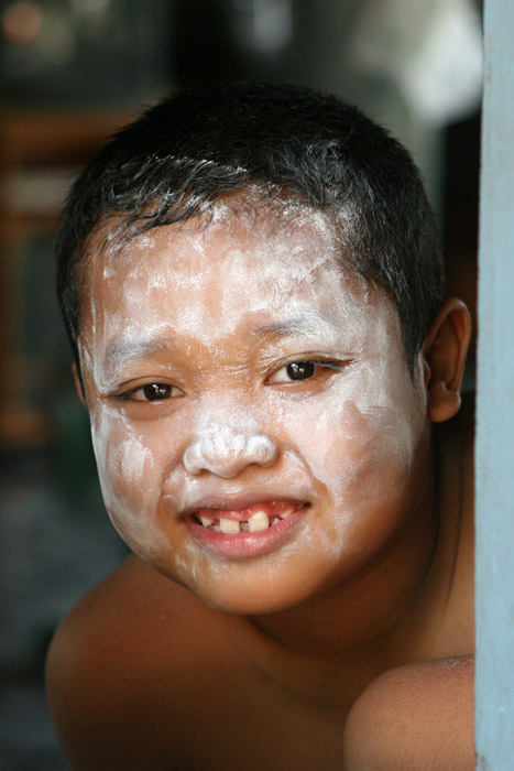 Thai kids and their huge smiles always make for nice photos.