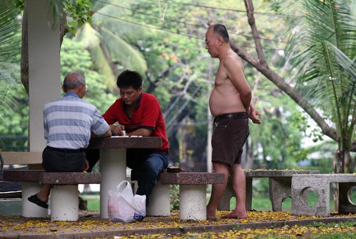 Time for a game of Thai draughts, in Lumpini Park.