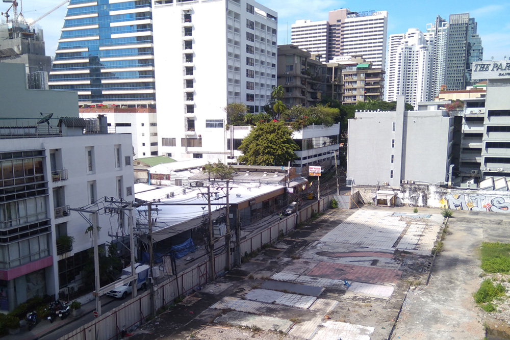 From the Nana BTS station, looking at the new bar complex on Sukhumvit soi 7. 