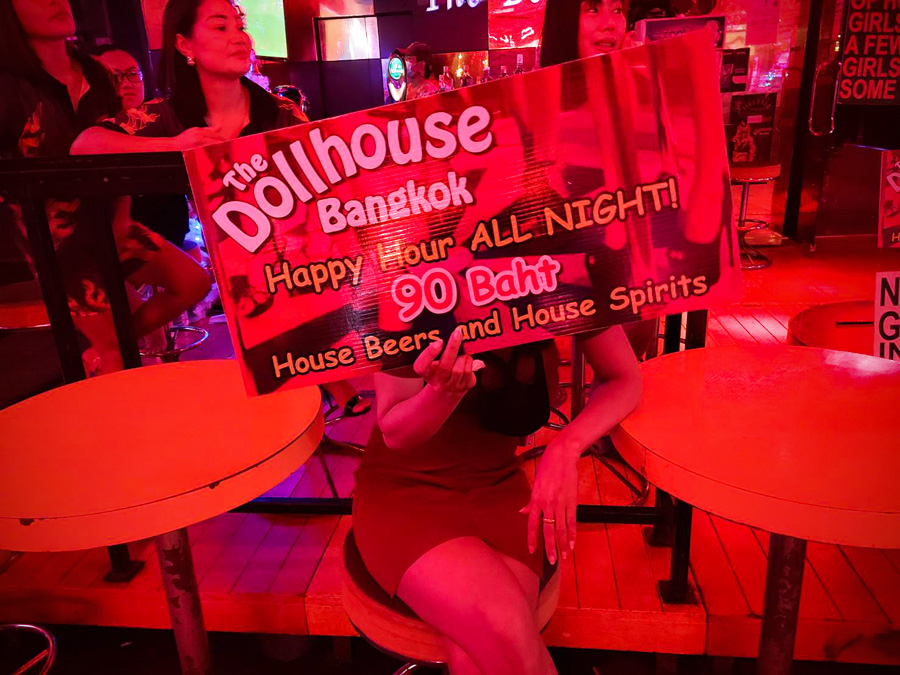 By the weekend, Dollhouse’s signage department had upped their game considerably. 