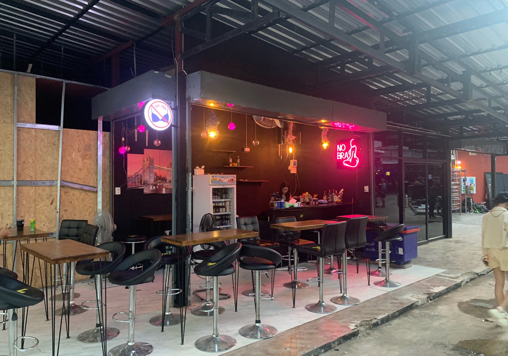 The Sukhumvit soi 7 beer bar complex reopened on Thursday.