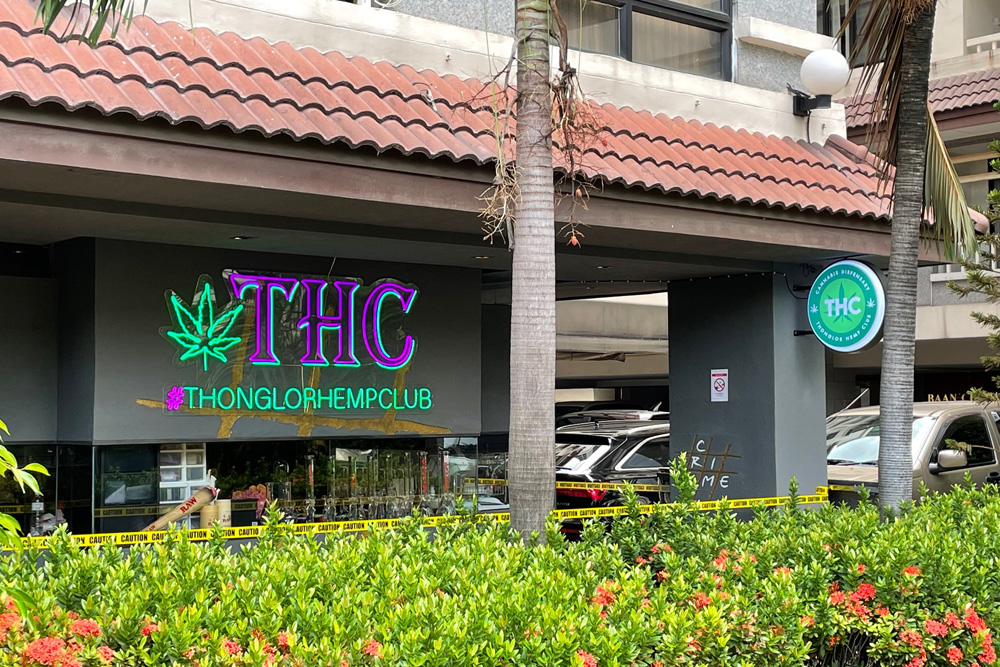 Thonglor Hemp Club, weed openly for sale in Thpnglor, one of the Bangkok's better neighbourhoods.