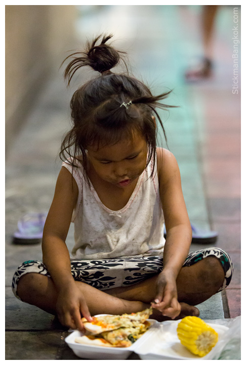 child beggar in Bangkok