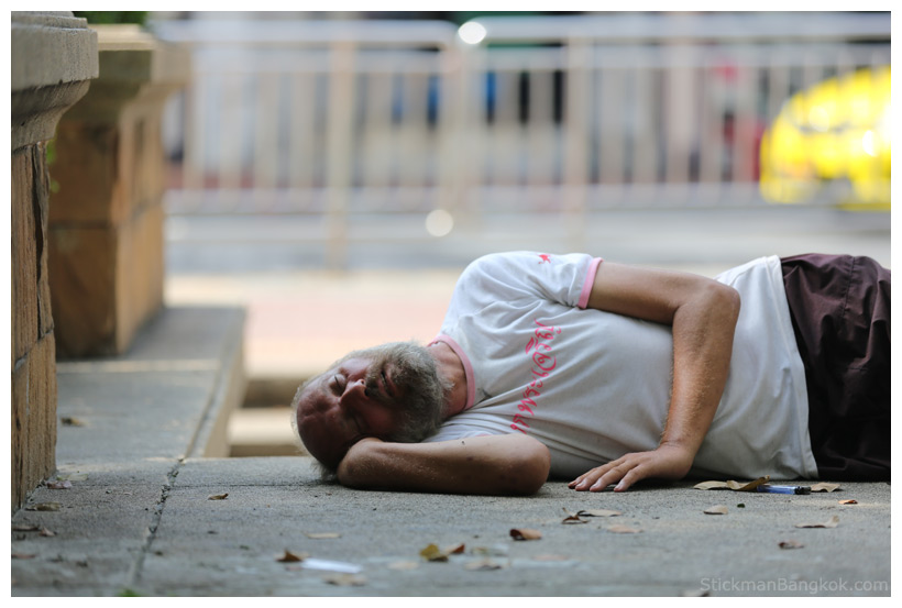 farang sleeping on the streets